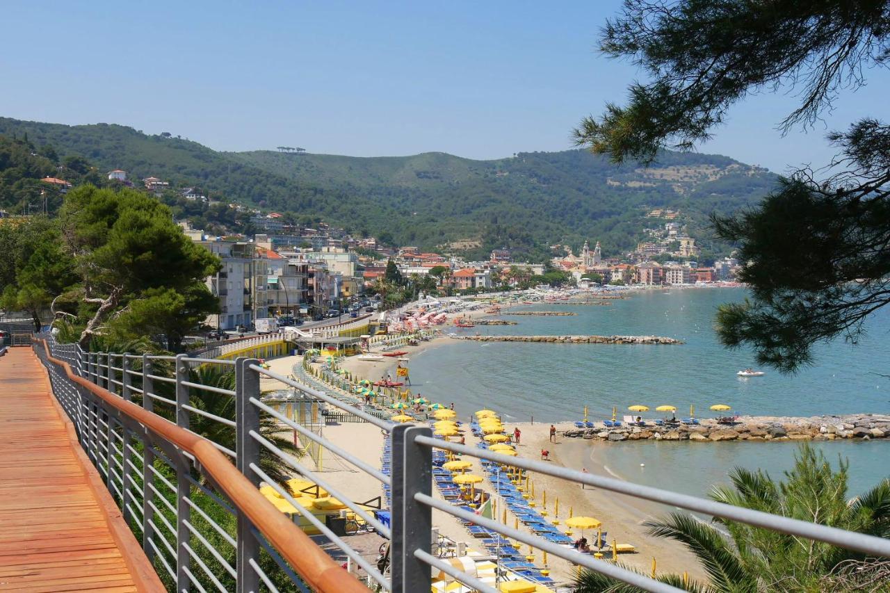 Goccia Di Mare 50M From The Sea - Happy Rentals Alassio Exterior foto